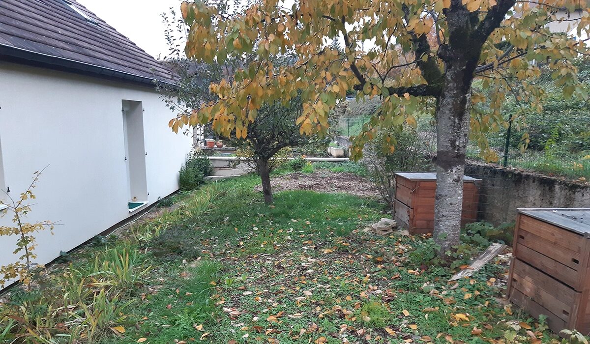 Jardin en friche avant aménagement par TMD Paysage